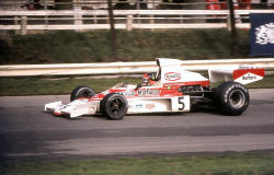 Emerson_Fittipaldi_McLaren_M23_1974_Britain